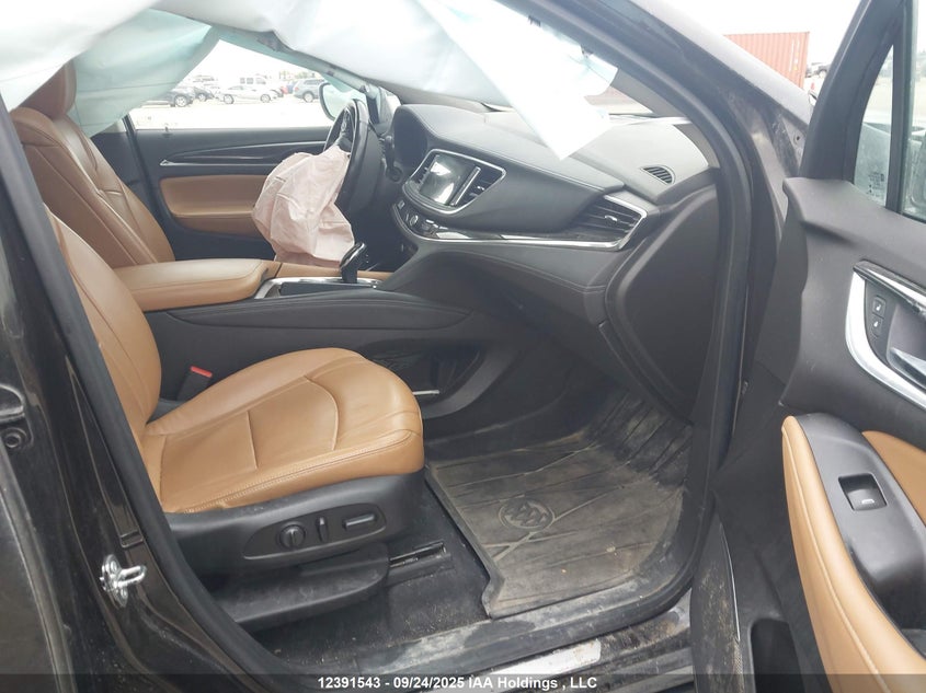 5GAEVAKW4JJ155758 2018 BUICK ENCLAVE photo no. 5