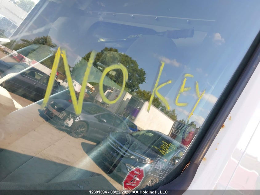 1N6BF0LY6DN112560 2013 NISSAN NV photo no. 11