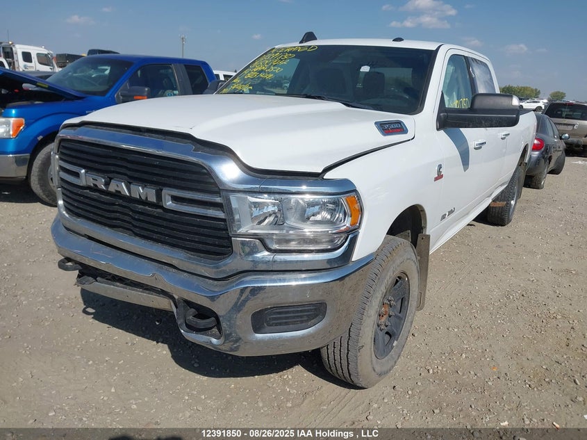 3C63R3HL7KG583417 2019 RAM 3500 photo no. 2