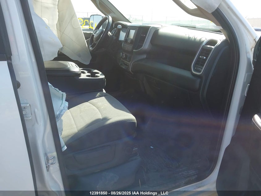 3C63R3HL7KG583417 2019 RAM 3500 photo no. 5