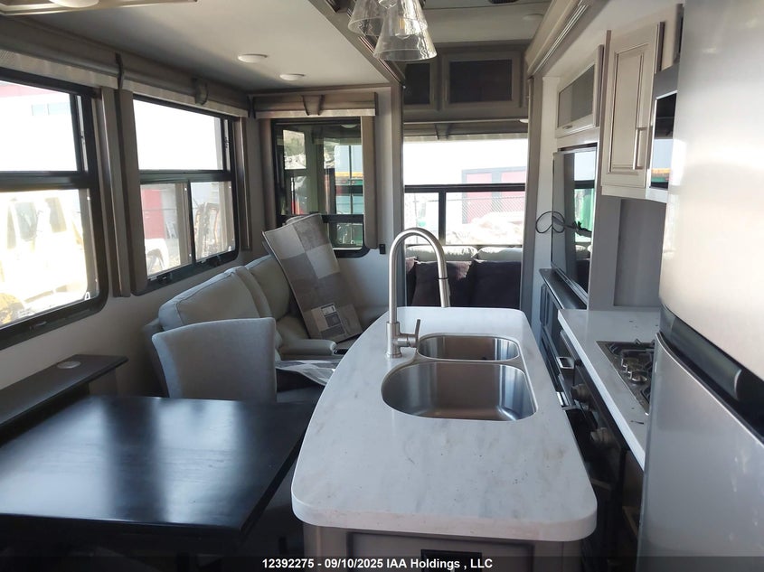 4YDF31229L4703306 2020   photo no. 8