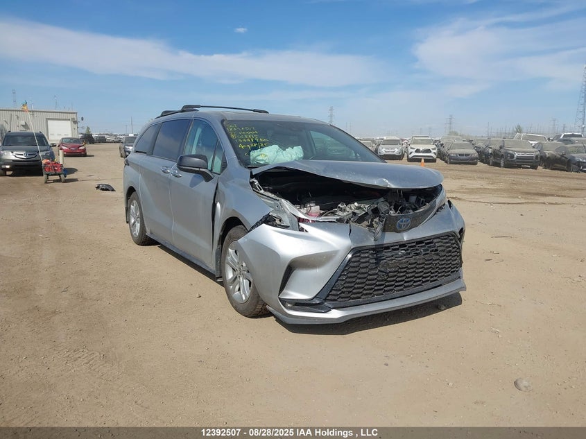 5TDGSKFC0NS063335 2022 Toyota Sienna Xse 7-Passenger auction photo 1