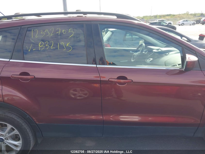 1FMCU9H9XJUB32195 2018 FORD ESCAPE photo no. 14