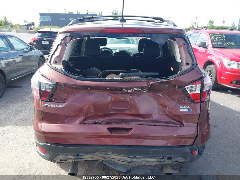 1FMCU9H9XJUB32195 2018 FORD ESCAPE photo no. 17