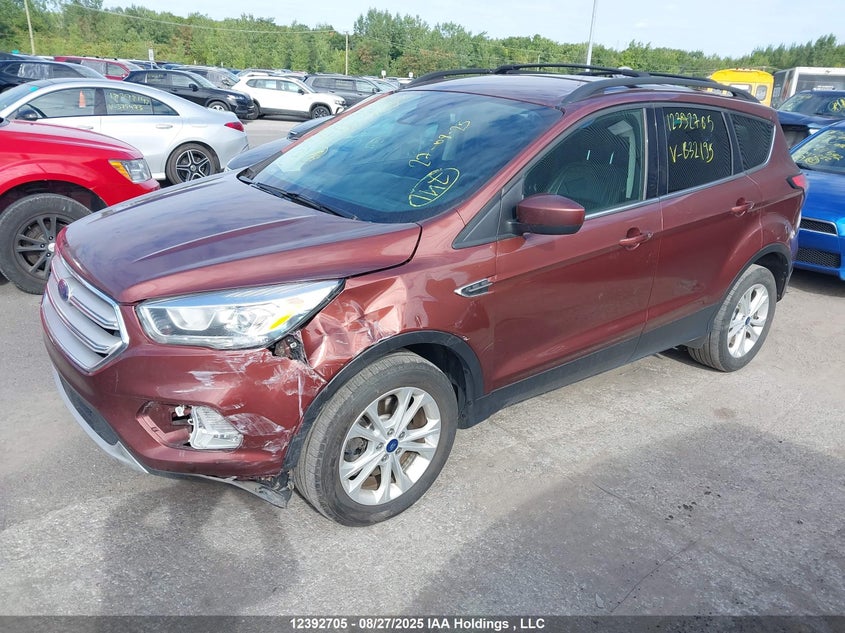 1FMCU9H9XJUB32195 2018 FORD ESCAPE photo no. 2