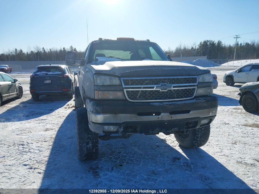 2005 Chevrolet Silverado 3500 Ls/Lt VIN: 1GCJK33215F880563 Lot: 12392955