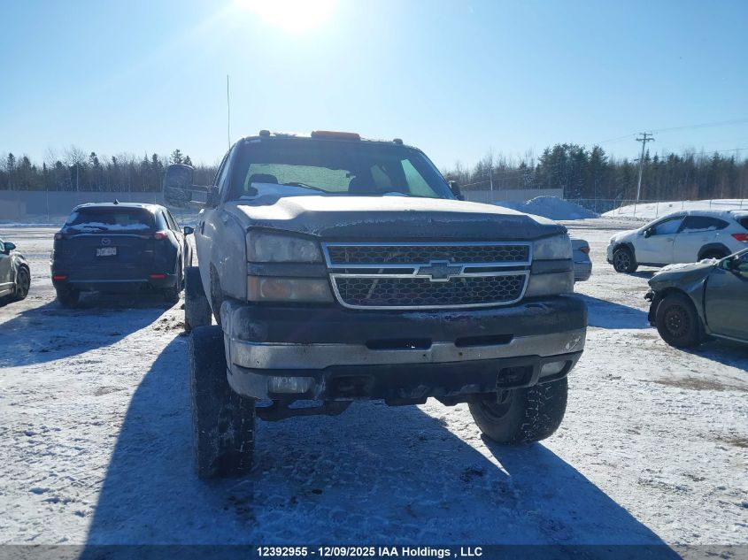 2005 Chevrolet Silverado 3500 Ls/Lt VIN: 1GCJK33215F880563 Lot: 12392955