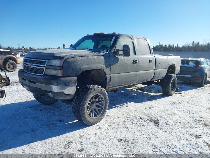1GCJK33215F880563 2005 CHEVROLET SILVERADO photo no. 2