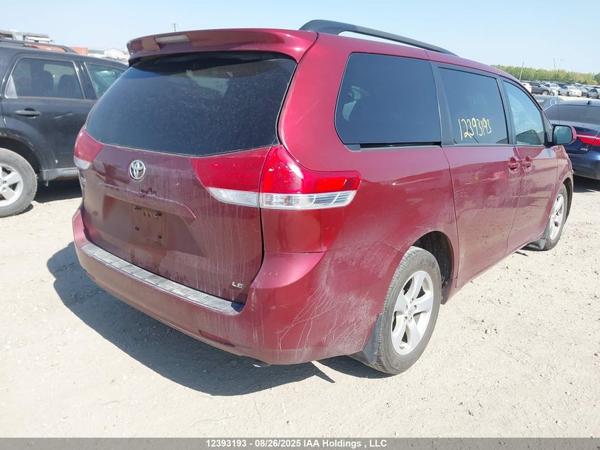 5TDKK3DC2BS034806 2011 TOYOTA SIENNA photo no. 4