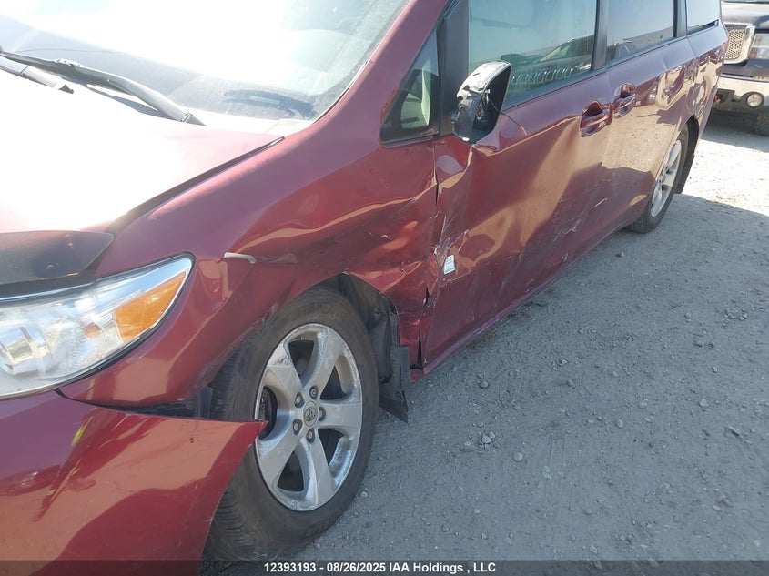 5TDKK3DC2BS034806 2011 TOYOTA SIENNA photo no. 6