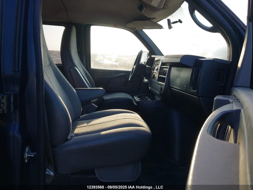 1GA2GZDG4A1130710 2010 CHEVROLET  photo no. 5