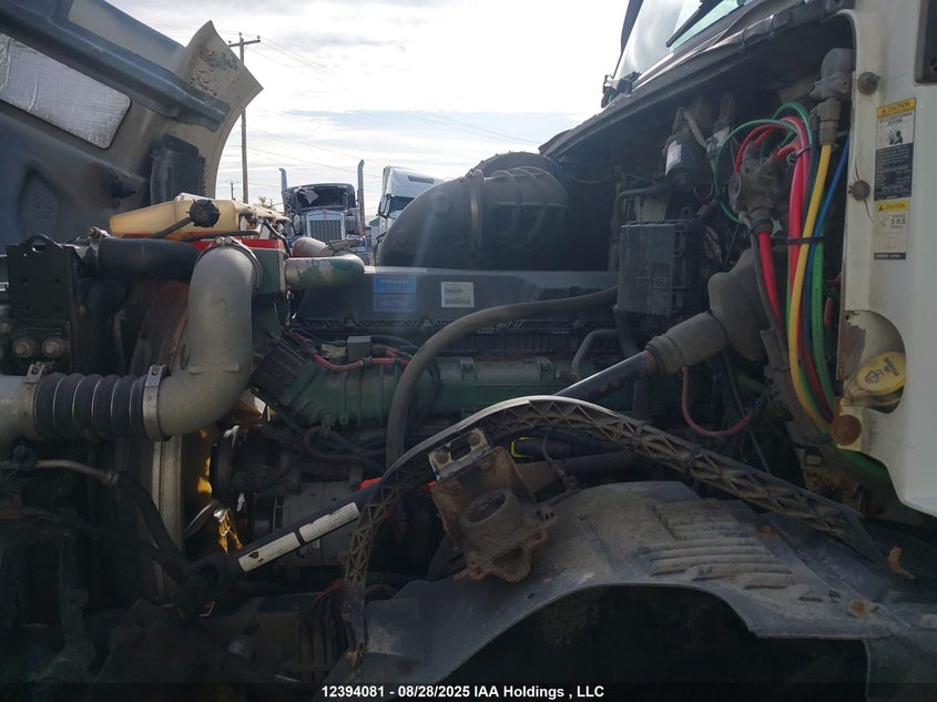 2015 Volvo Vn L VIN: 4V4NC9EGXFN189179 Lot: 12394081