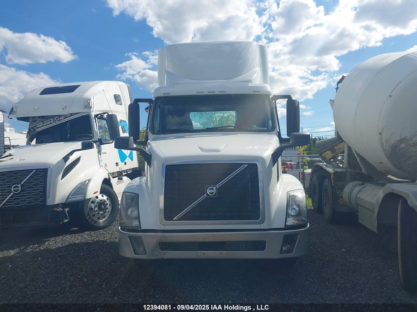 2015 Volvo Vn L VIN: 4V4NC9EGXFN189179 Lot: 12394081