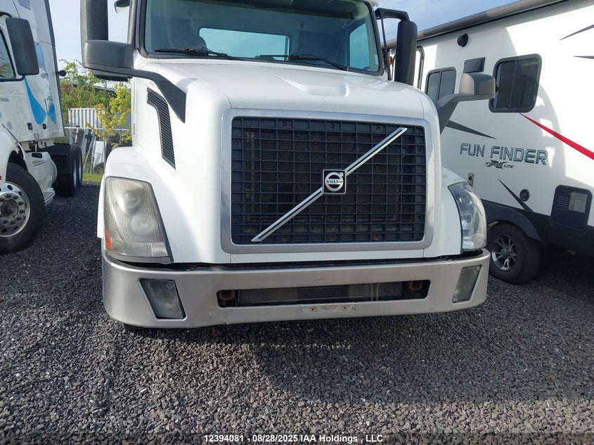 2015 Volvo Vn L VIN: 4V4NC9EGXFN189179 Lot: 12394081