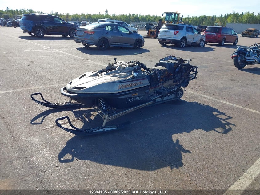 8DM008983 2001 YAMAHA  photo no. 2