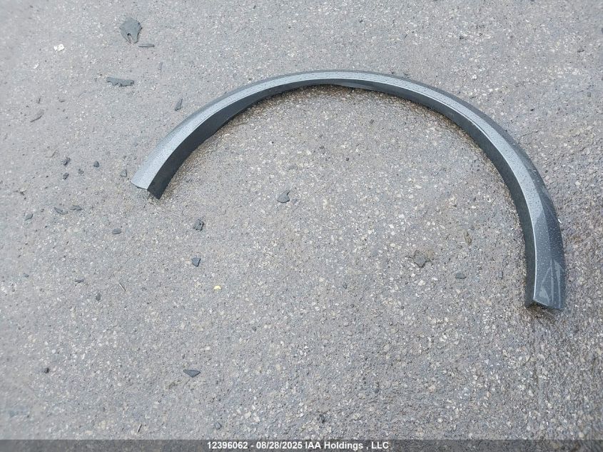 2025 Volvo Xc40 B5 Plus Dark Theme VIN: YV4L12UC0S2559627 Lot: 12396062