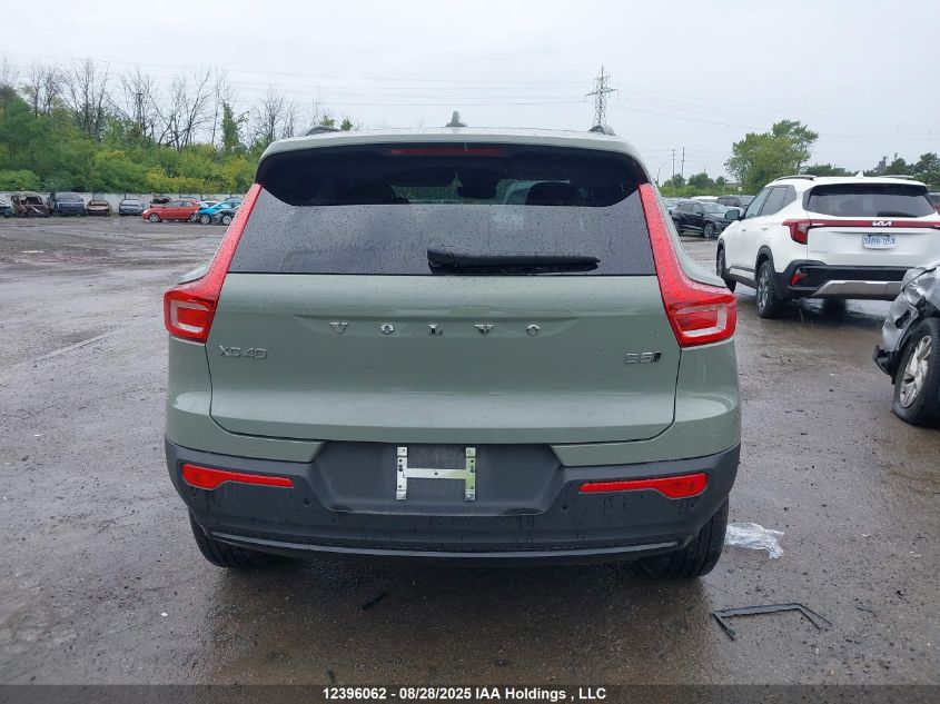 2025 Volvo Xc40 B5 Plus Dark Theme VIN: YV4L12UC0S2559627 Lot: 12396062