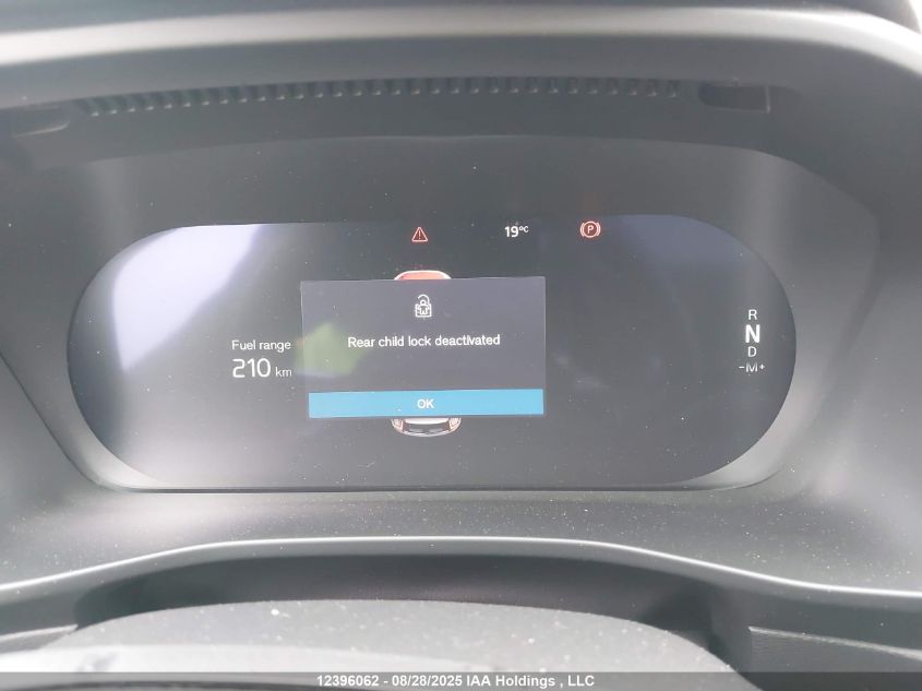 2025 Volvo Xc40 B5 Plus Dark Theme VIN: YV4L12UC0S2559627 Lot: 12396062