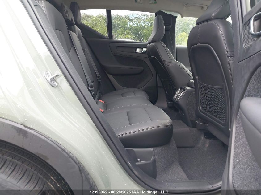 2025 Volvo Xc40 B5 Plus Dark Theme VIN: YV4L12UC0S2559627 Lot: 12396062