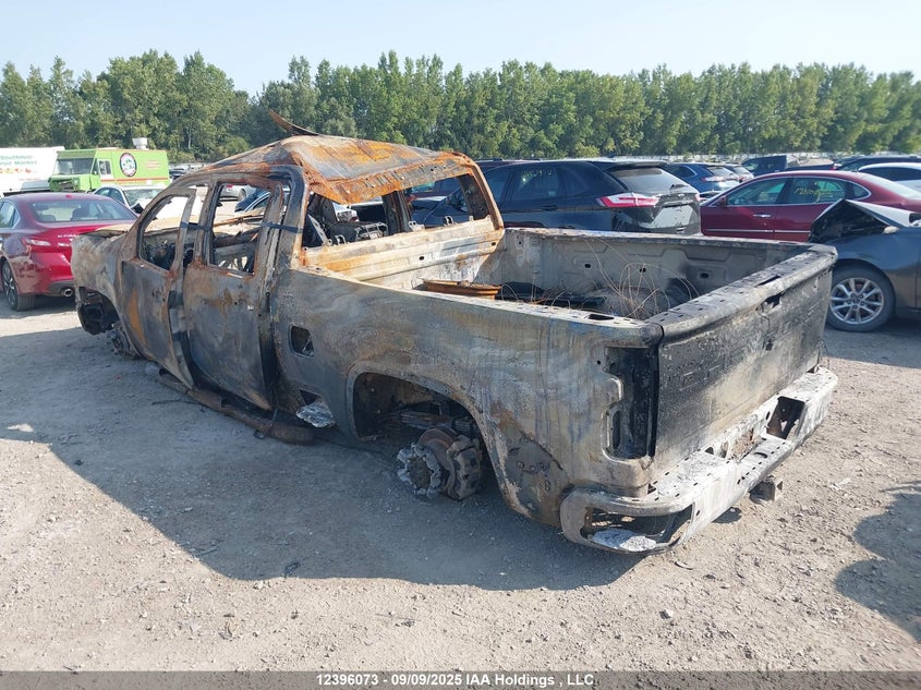 1GC4YNEY1NF134672 2022 CHEVROLET SILVERADO photo no. 3