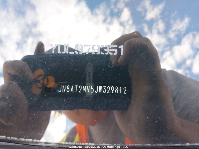 2018 Nissan Rogue S/Sl/Sv VIN: JN8AT2MV5JW329812 Lot: 12396098