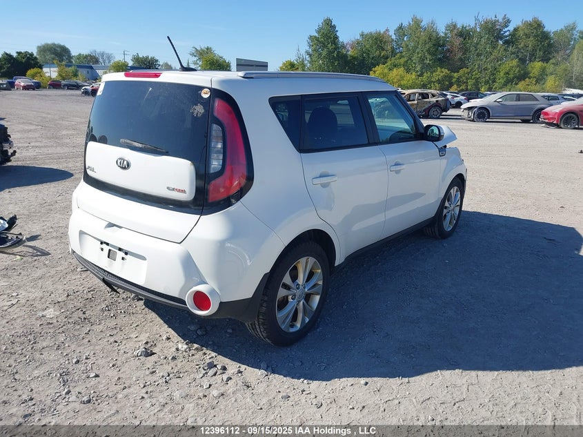 KNDJP3A58F7233359 2015 KIA SOUL photo no. 4