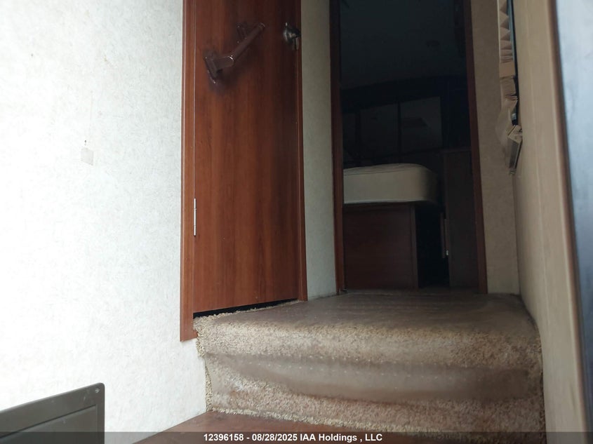 4X4FBLF23EG099467 2014   photo no. 8
