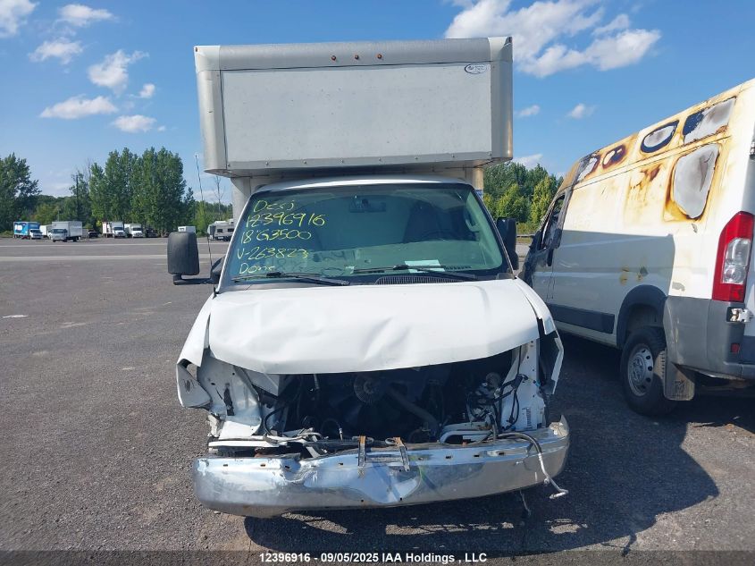 2018 GMC Savana Cutaway G3500 VIN: 1GD07SFG4J1263823 Lot: 12396916