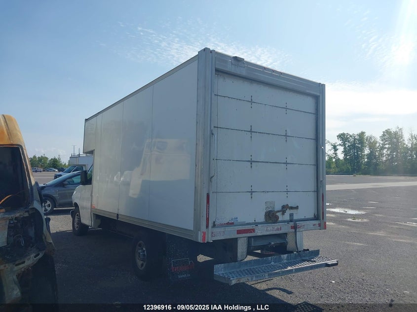 1GD07SFG4J1263823 2018 GMC SAVANA photo no. 3