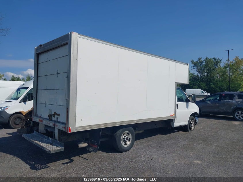 1GD07SFG4J1263823 2018 GMC SAVANA photo no. 4