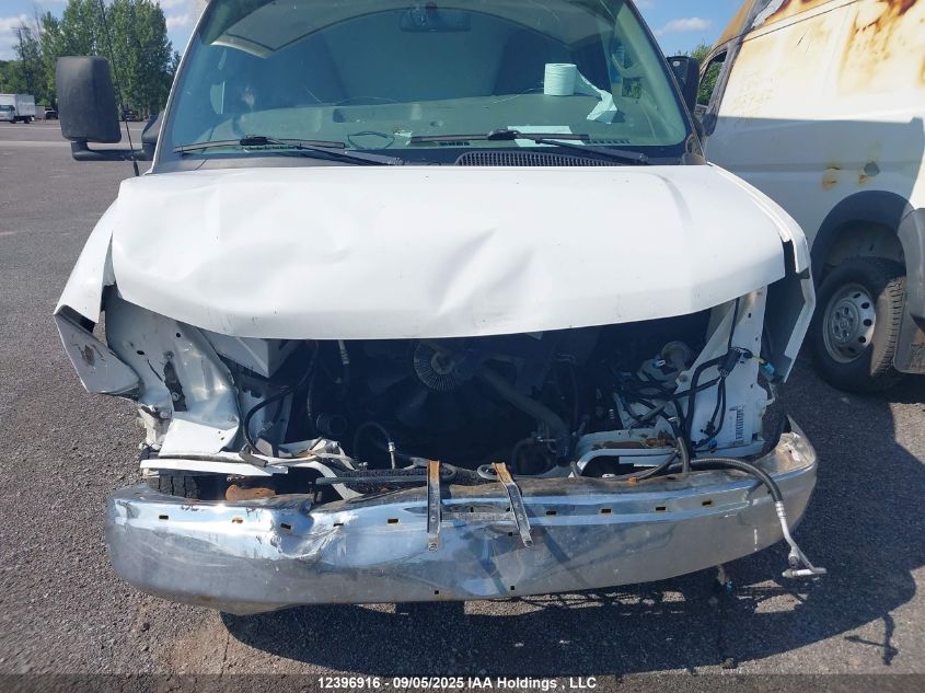 2018 GMC Savana Cutaway G3500 VIN: 1GD07SFG4J1263823 Lot: 12396916