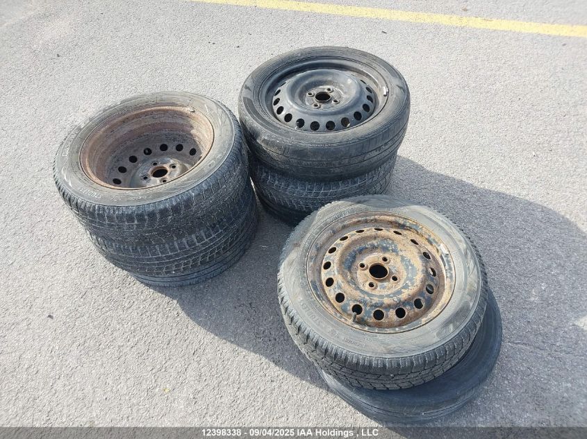 2012 Toyota Scion Iq VIN: JTNJJXB09CJ010981 Lot: 12398338