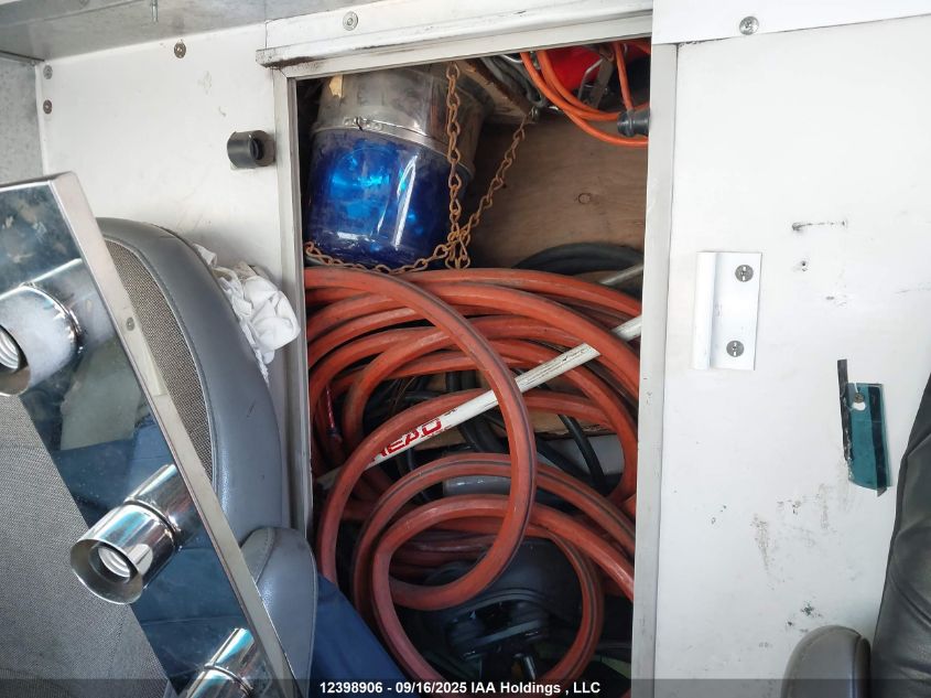 2003 Ford Econoline E450 Super Duty Cutwy Van VIN: 1FDXE45F63HA92141 Lot: 12398906