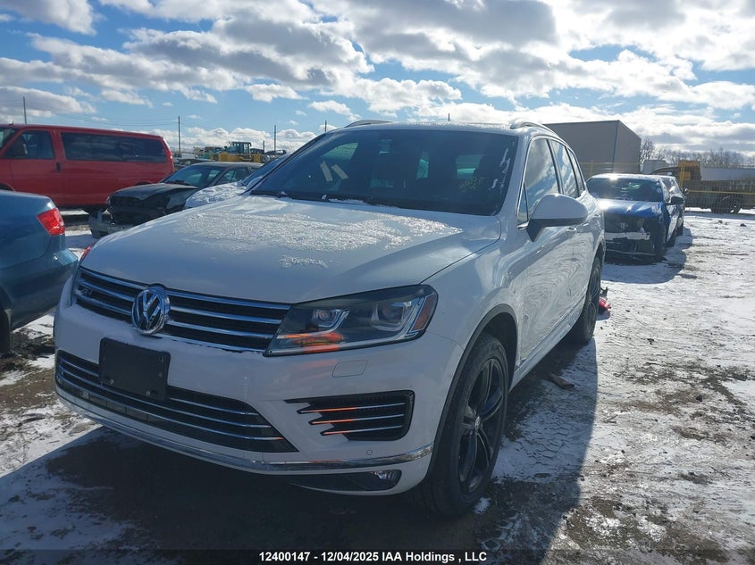 WVGDP9BP0GD000526 2016 VOLKSWAGEN TOUAREG photo no. 2