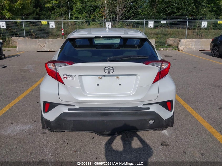 JTNKHMBX0N1132711 2022 TOYOTA C-HR photo no. 16