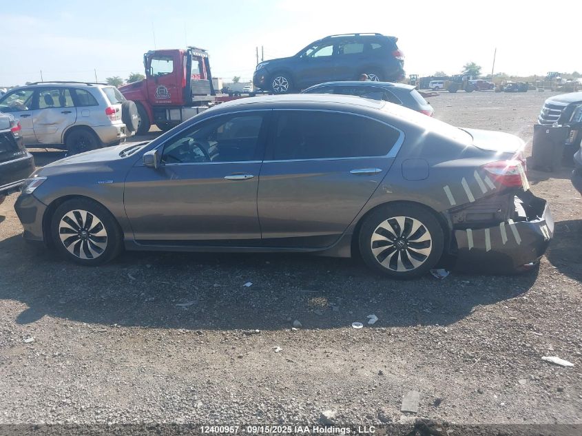 2017 Honda Accord Hybrid Touring VIN: JHMCR6F74HC800710 Lot: 12400957