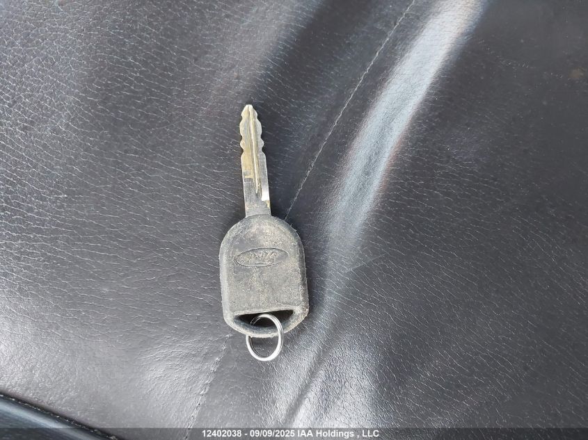 2005 Ford Mustang Convertible VIN: 1ZVFT84N355255383 Lot: 12402038