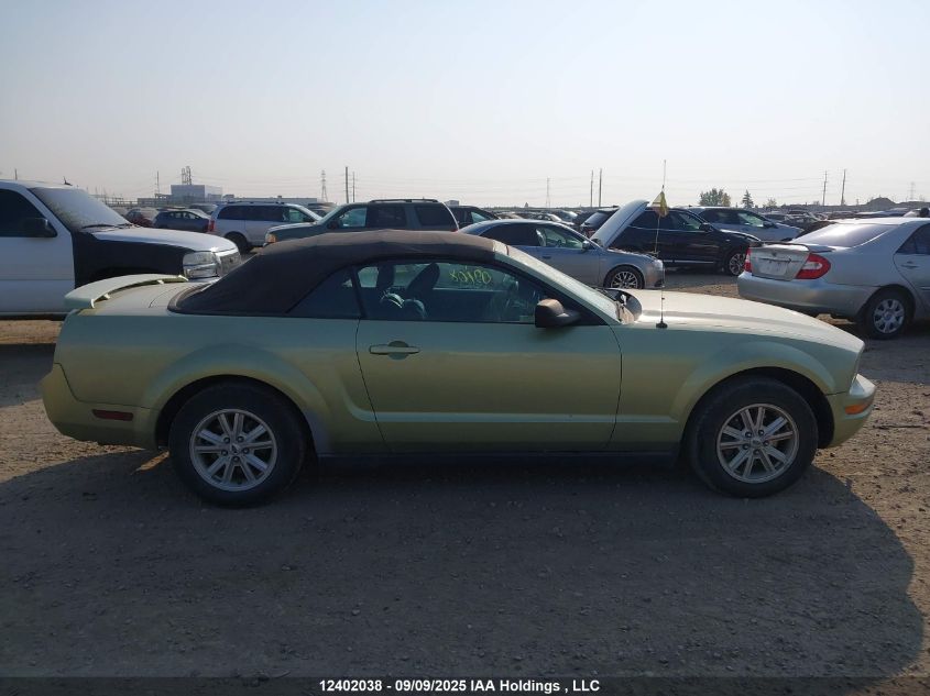 2005 Ford Mustang Convertible VIN: 1ZVFT84N355255383 Lot: 12402038