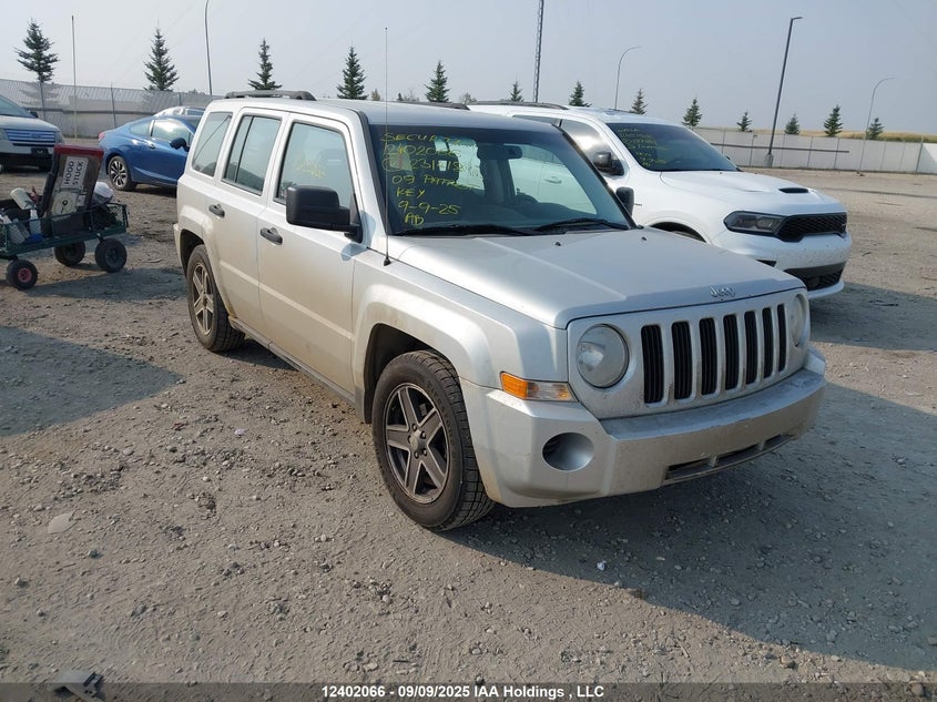 1J4FT28B09D231418 2009 JEEP LIBERTY (PATRIOT) photo no. 2