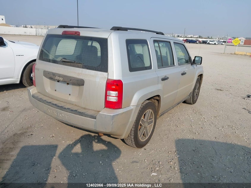 1J4FT28B09D231418 2009 JEEP LIBERTY (PATRIOT) photo no. 4