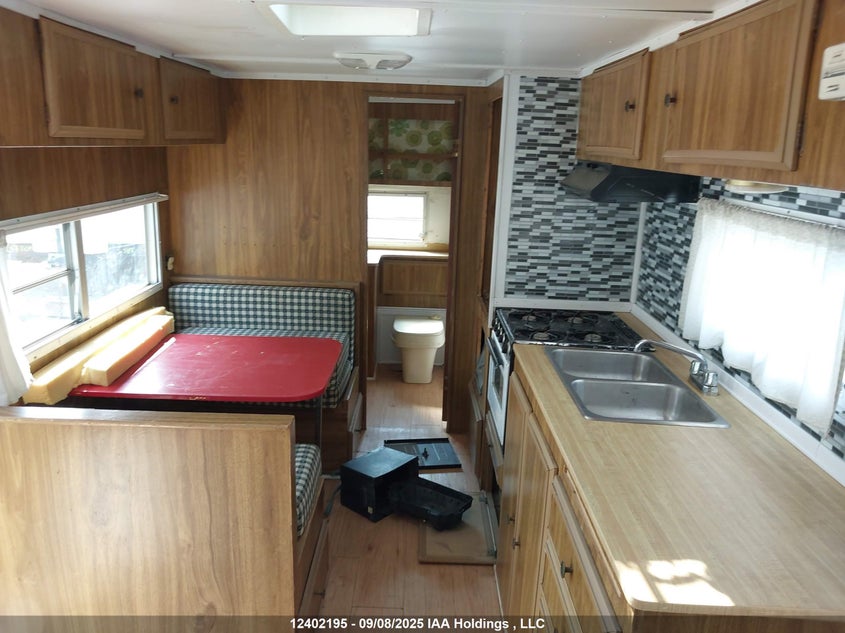 2ATK0411XAM557489 1976   photo no. 8