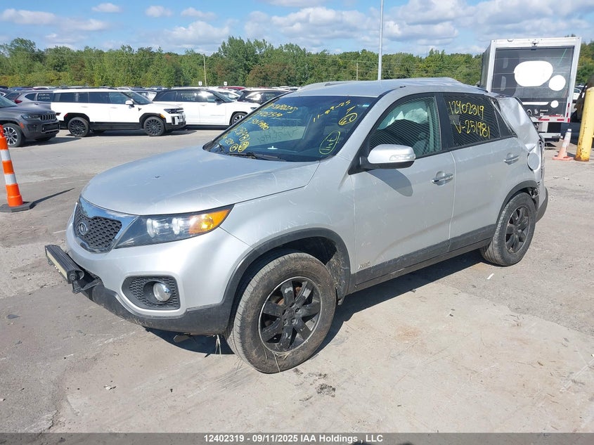5XYKTDA22CG251981 2012 KIA SORENTO photo no. 2