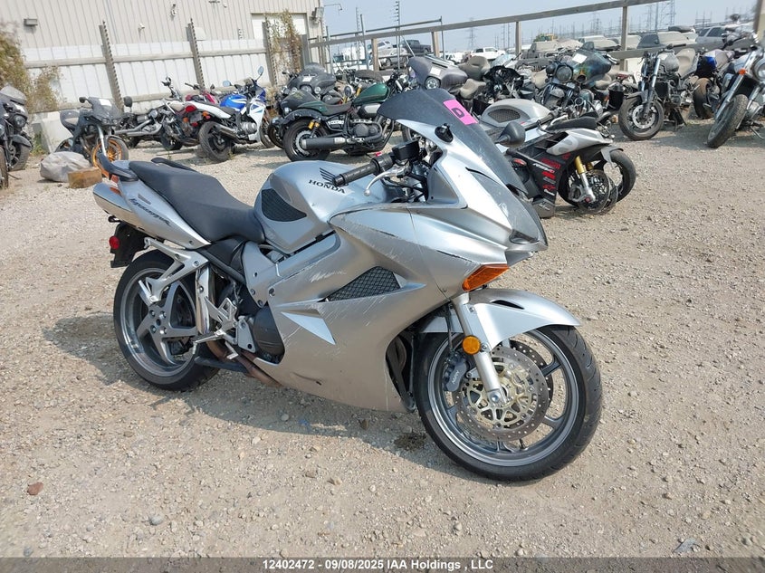 JH2RC462X5M700047 2005 Honda Vfr800 auction photo 1