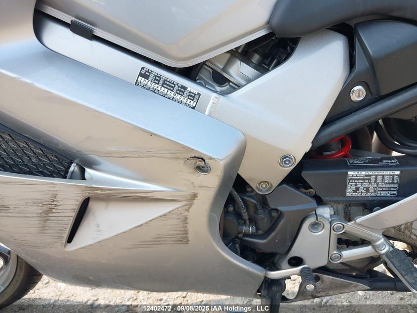 JH2RC462X5M700047 2005 HONDA VFR photo no. 9