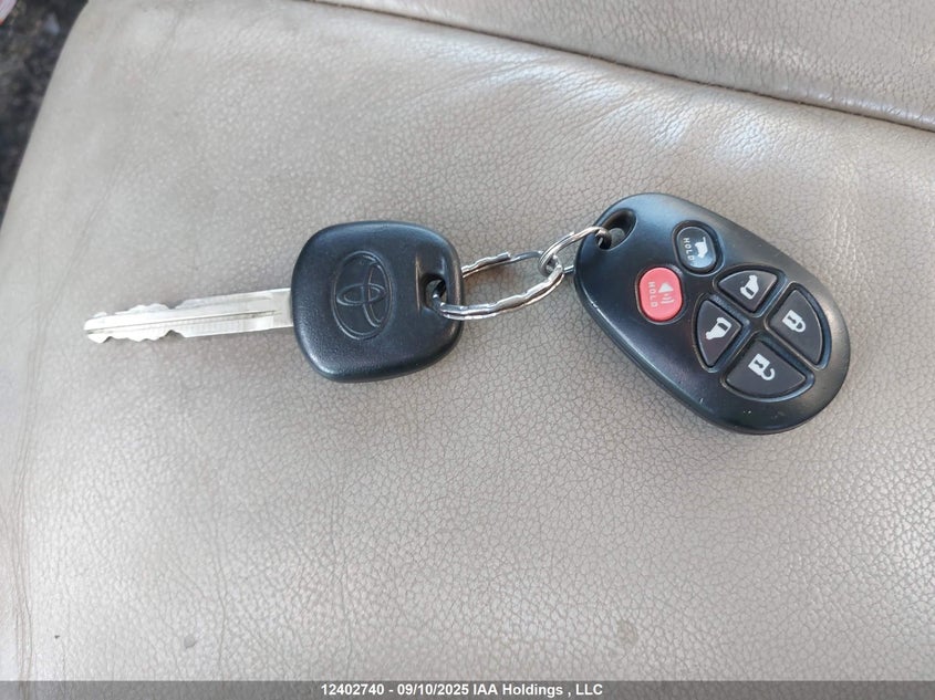 5TDDK3DC1CS047959 2012 TOYOTA SIENNA photo no. 11