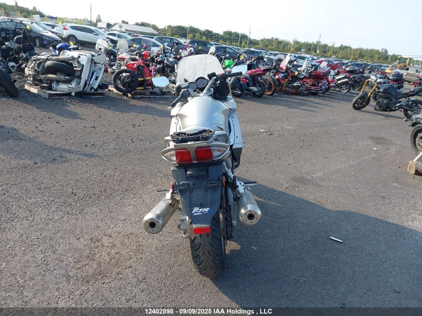 2010 Yamaha Fjr1300 A VIN: JYARP15N0AA000746 Lot: 12402898