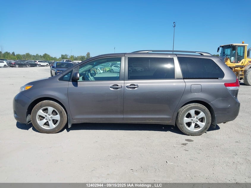 5TDKK3DCXDS397860 2013 TOYOTA SIENNA photo no. 14