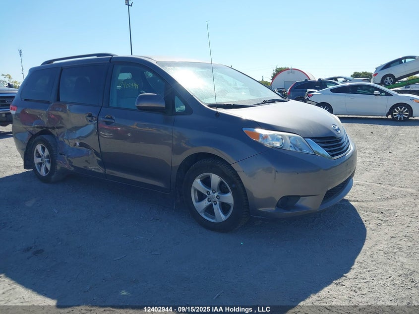 5TDKK3DCXDS397860 2013 TOYOTA SIENNA photo no. 13