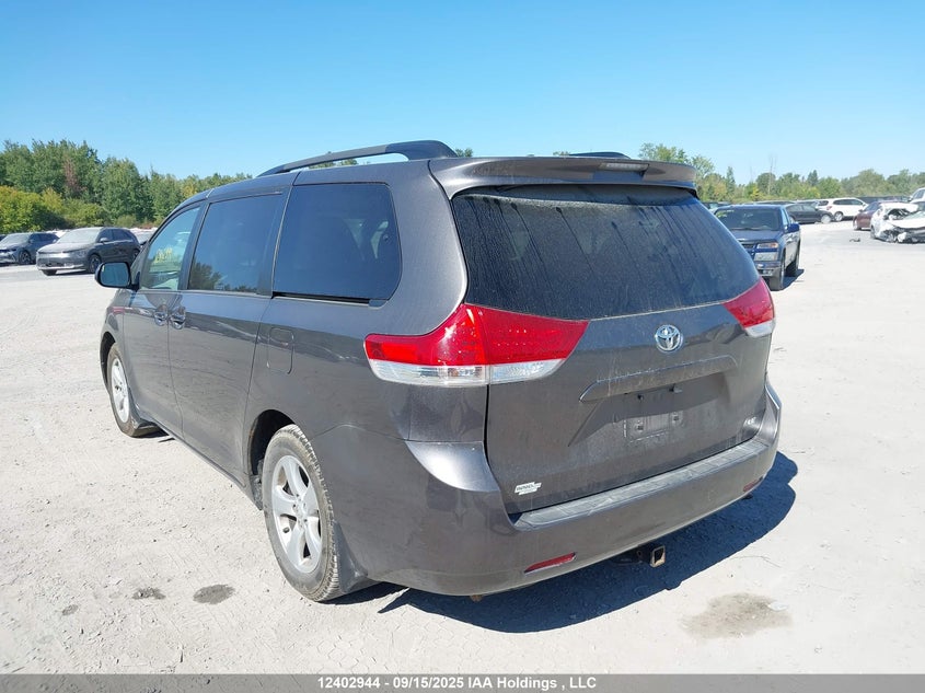 5TDKK3DCXDS397860 2013 TOYOTA SIENNA photo no. 3