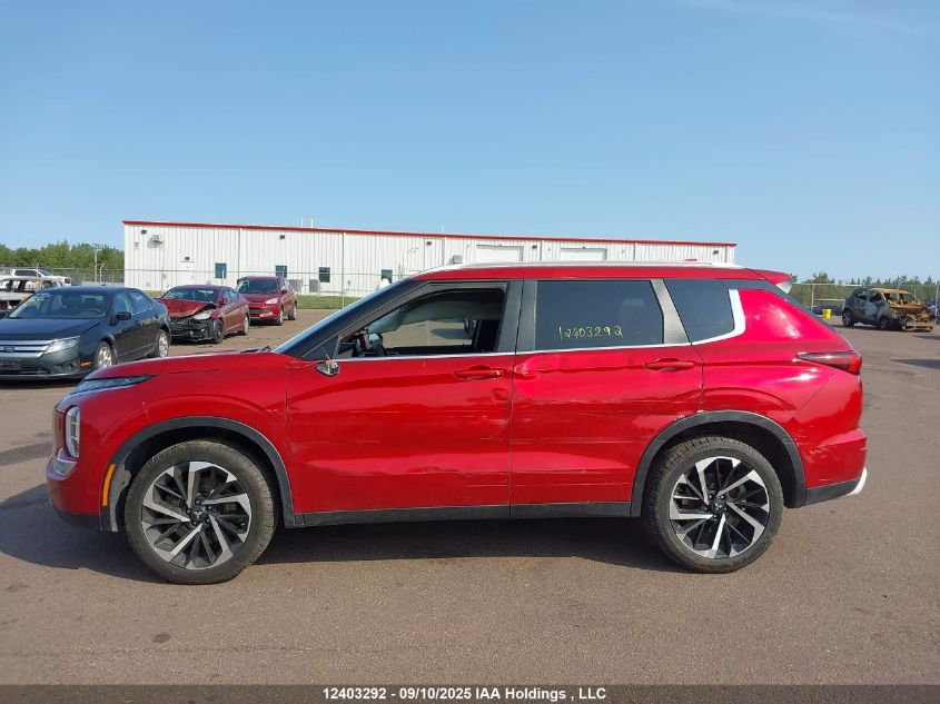 2022 Mitsubishi Outlander Le/Le Premium/Se/Sel VIN: JA4J4UA8XNZ605256 Lot: 12403292